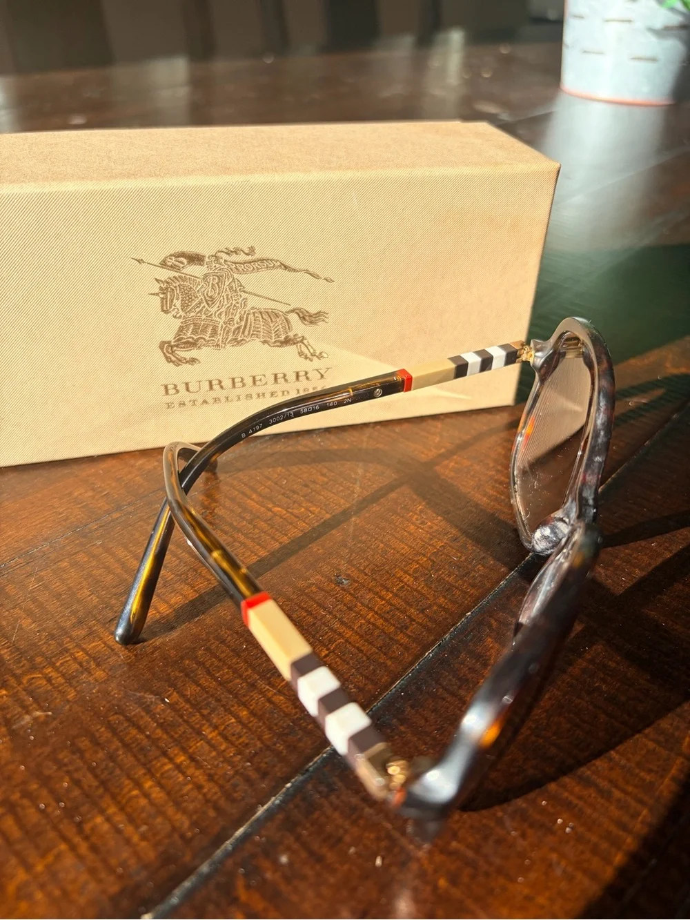 Burberry model 4197